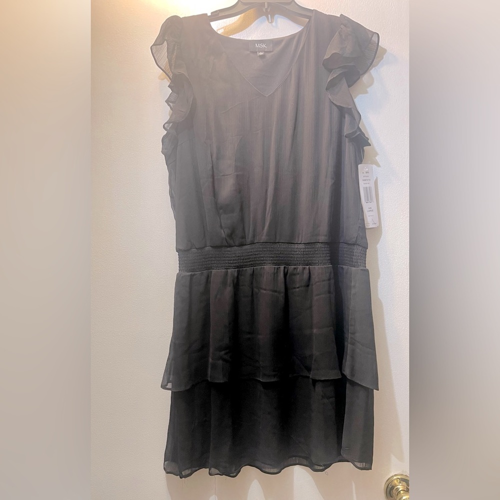 *NWT* MSK sheer ruffle sleeves and hem black‎ dress. size Large